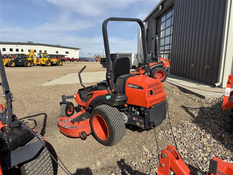 2024 Kubota ZD1211 Mower/Zero Turn