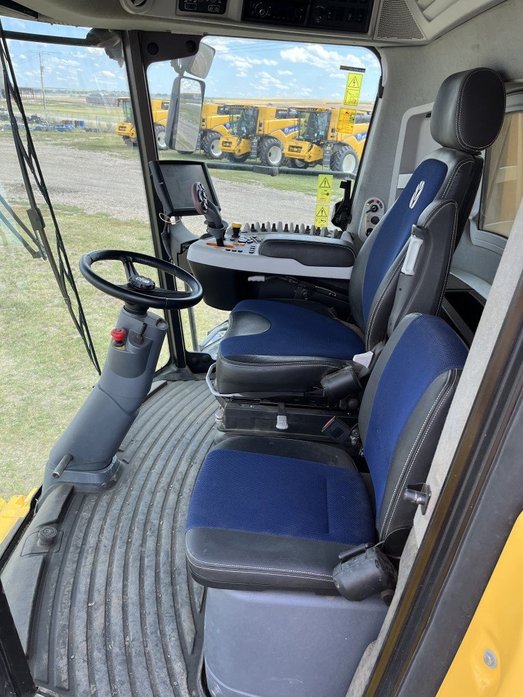 2019 New Holland CR8.90 Combine