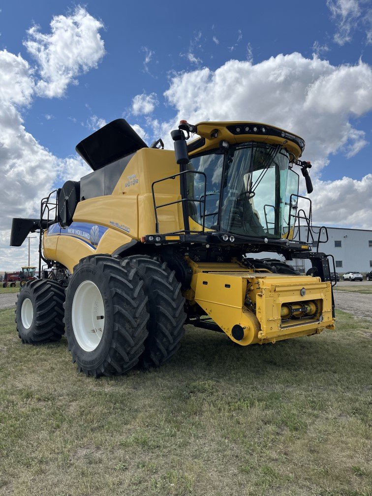 2019 New Holland CR8.90 Combine