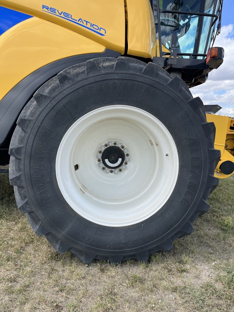 2019 New Holland CR8.90 Combine