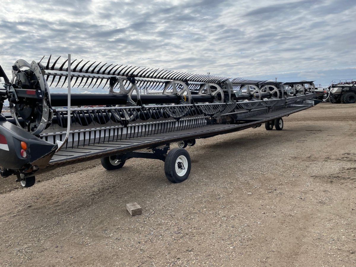 2021 MacDon FD250 Header Combine