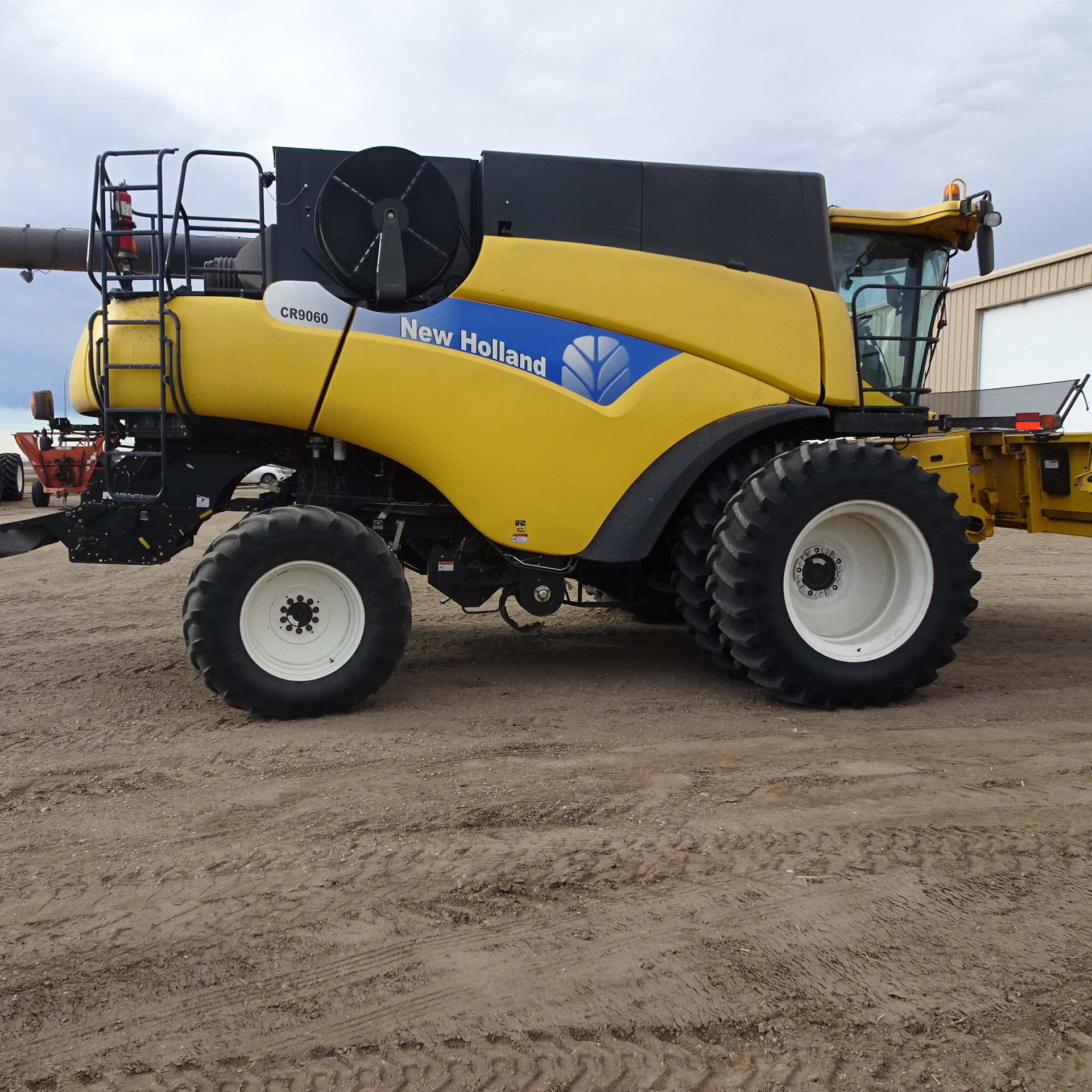 2009 New Holland CR9060 Combine For Sale In Linden, AB | IronSearch