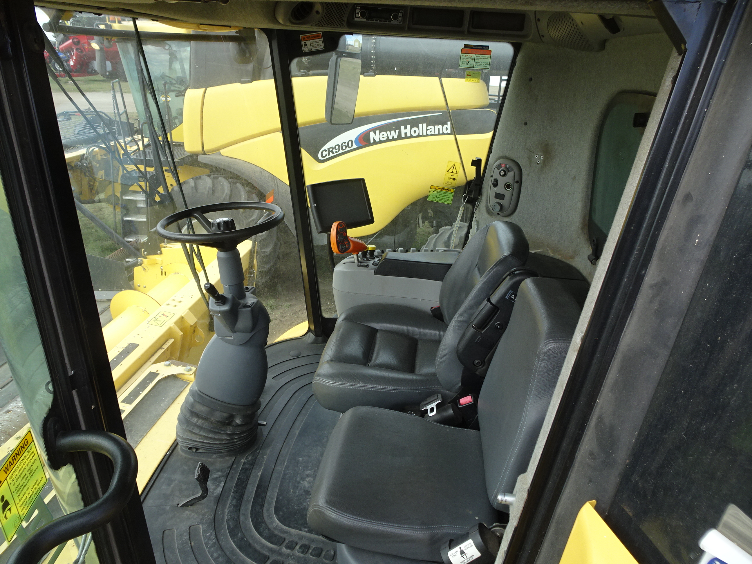 2012 New Holland CR9090Z Combine