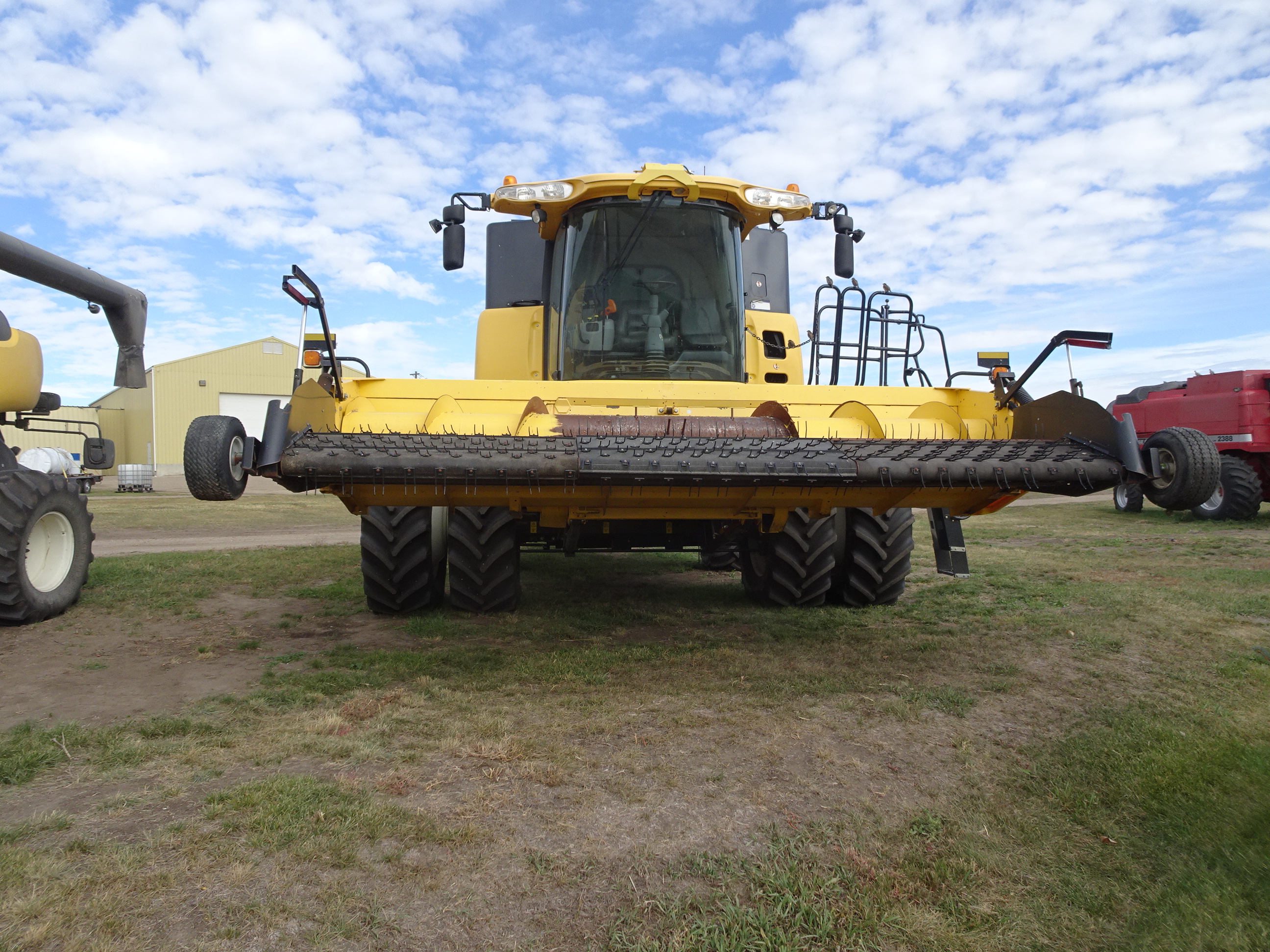 2012 New Holland CR9090Z Combine