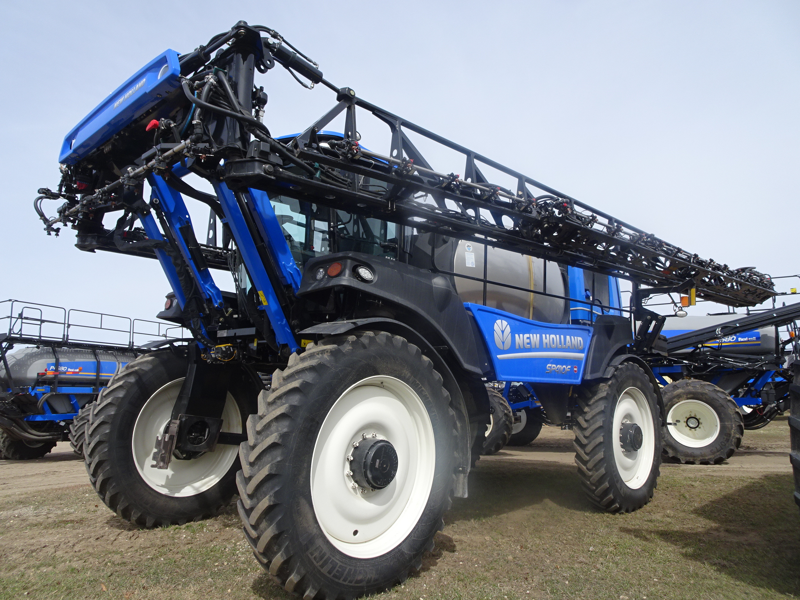 2023 New Holland SP410F Sprayer/High Clearance