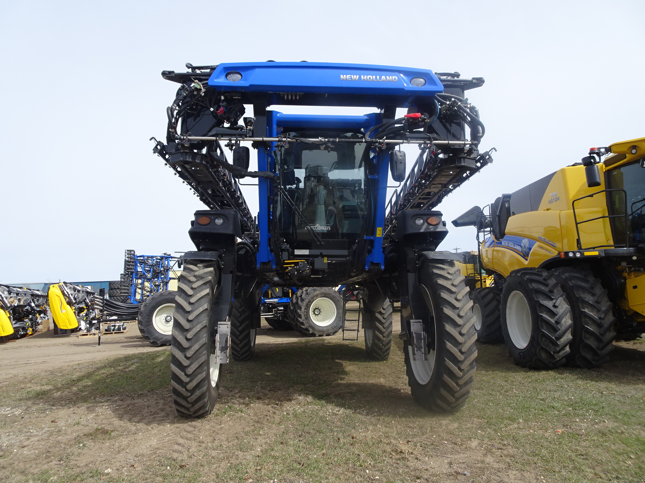 2023 New Holland SP410F Sprayer/High Clearance