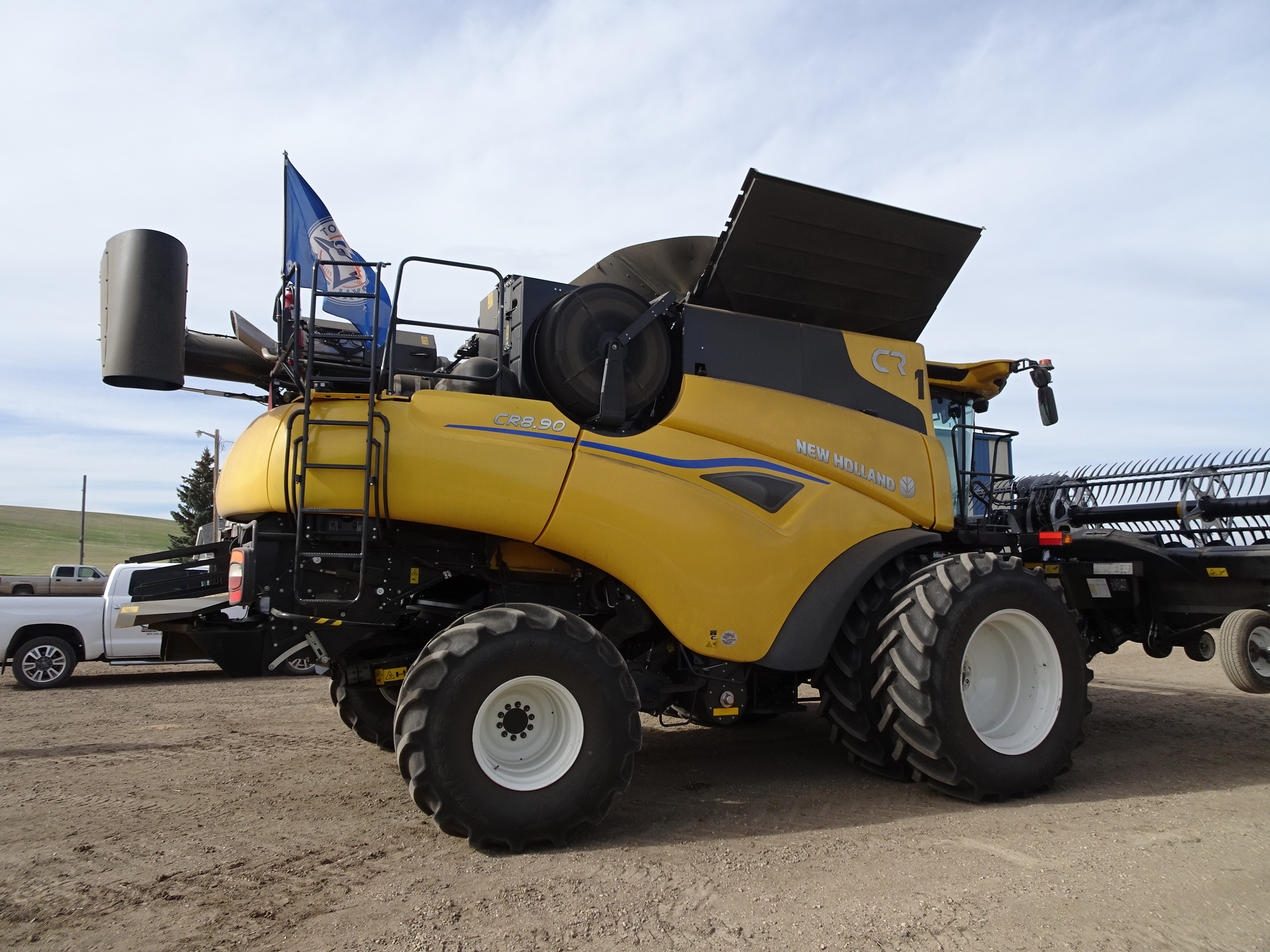 2024 New Holland CR8.90Z Combine