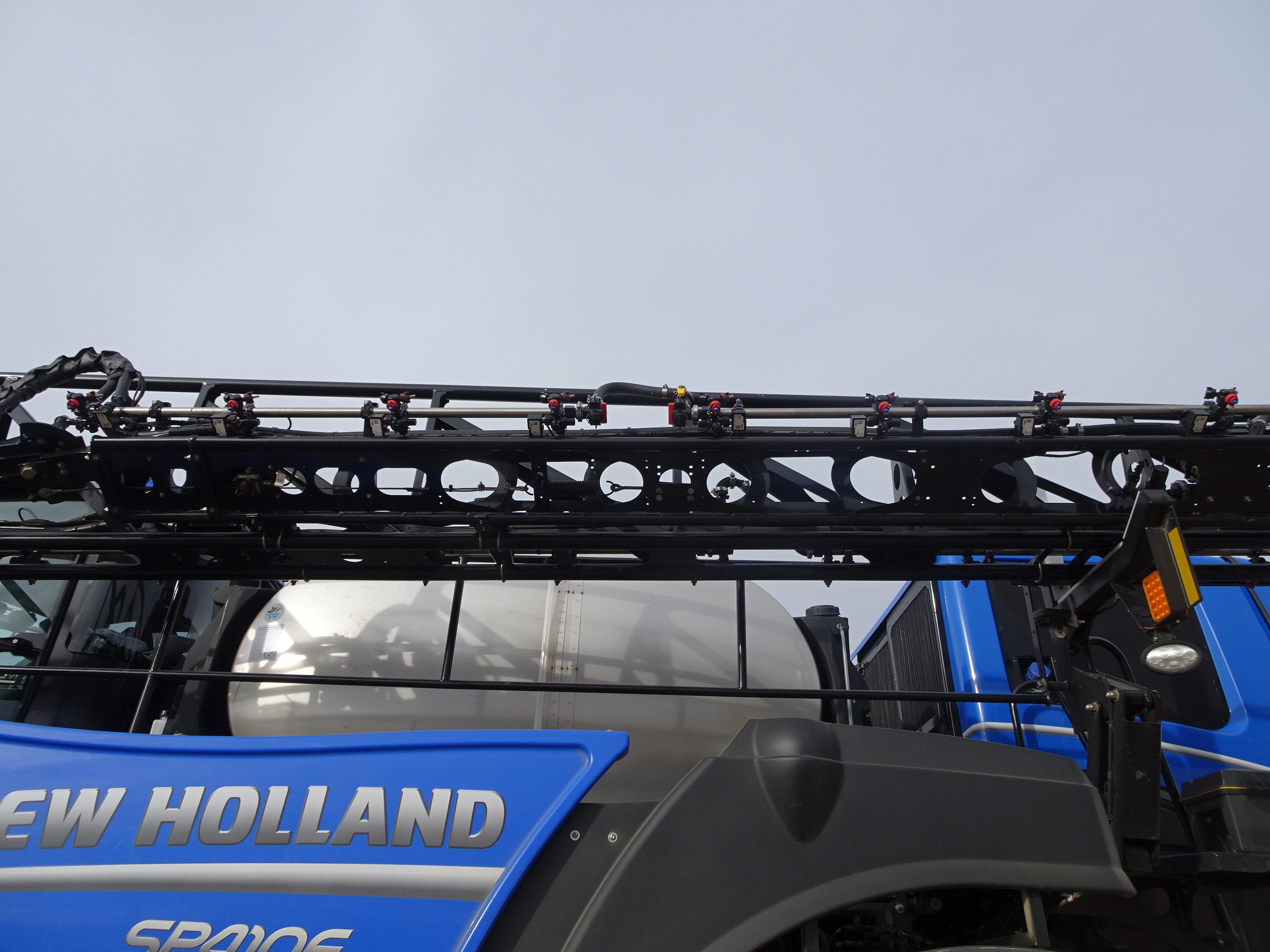 2024 New Holland SP.410F Sprayer/High Clearance