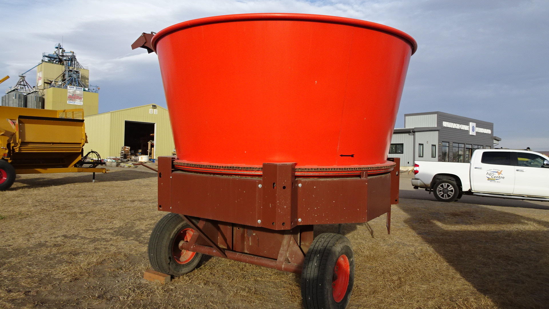 2022 Rotogrind 1090 Tub Grinder