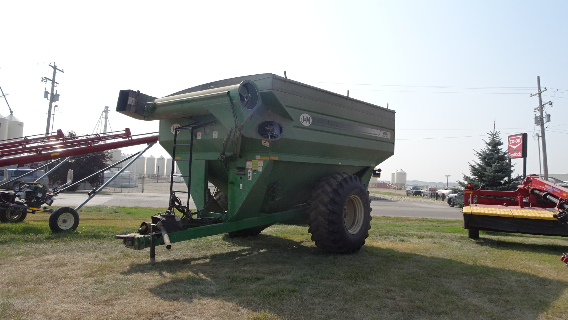 2012 J&M 875 Grain Cart