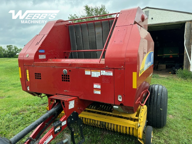 2013 New Holland BR7090 Baler/Round