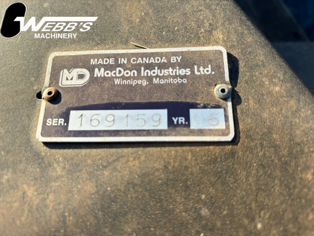 2007 MacDon 2952C Swather