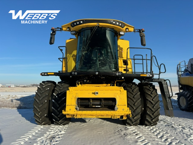 2021 New Holland CR9.90Z Combine