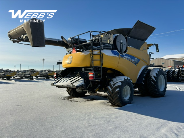 2021 New Holland CR9.90Z Combine