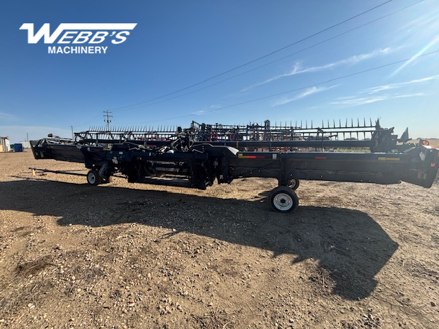 2016 MacDon FD75-40 Header Combine