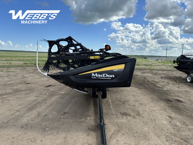 2016 MacDon FD75-40 Header Combine