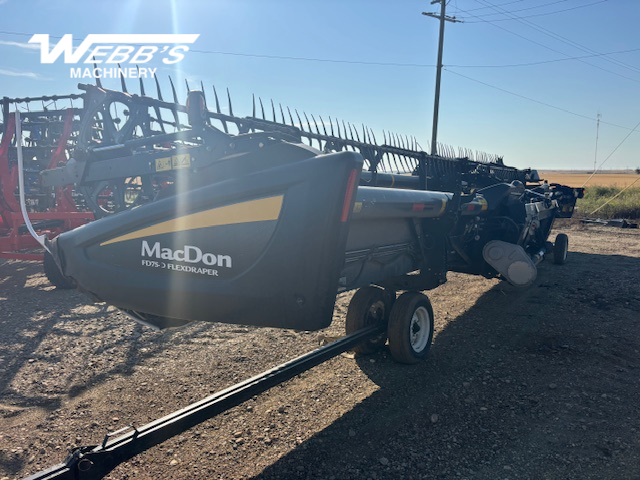 2016 MacDon FD75-40 Header Combine