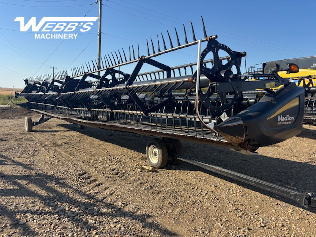 2016 MacDon FD75-40 Header Combine