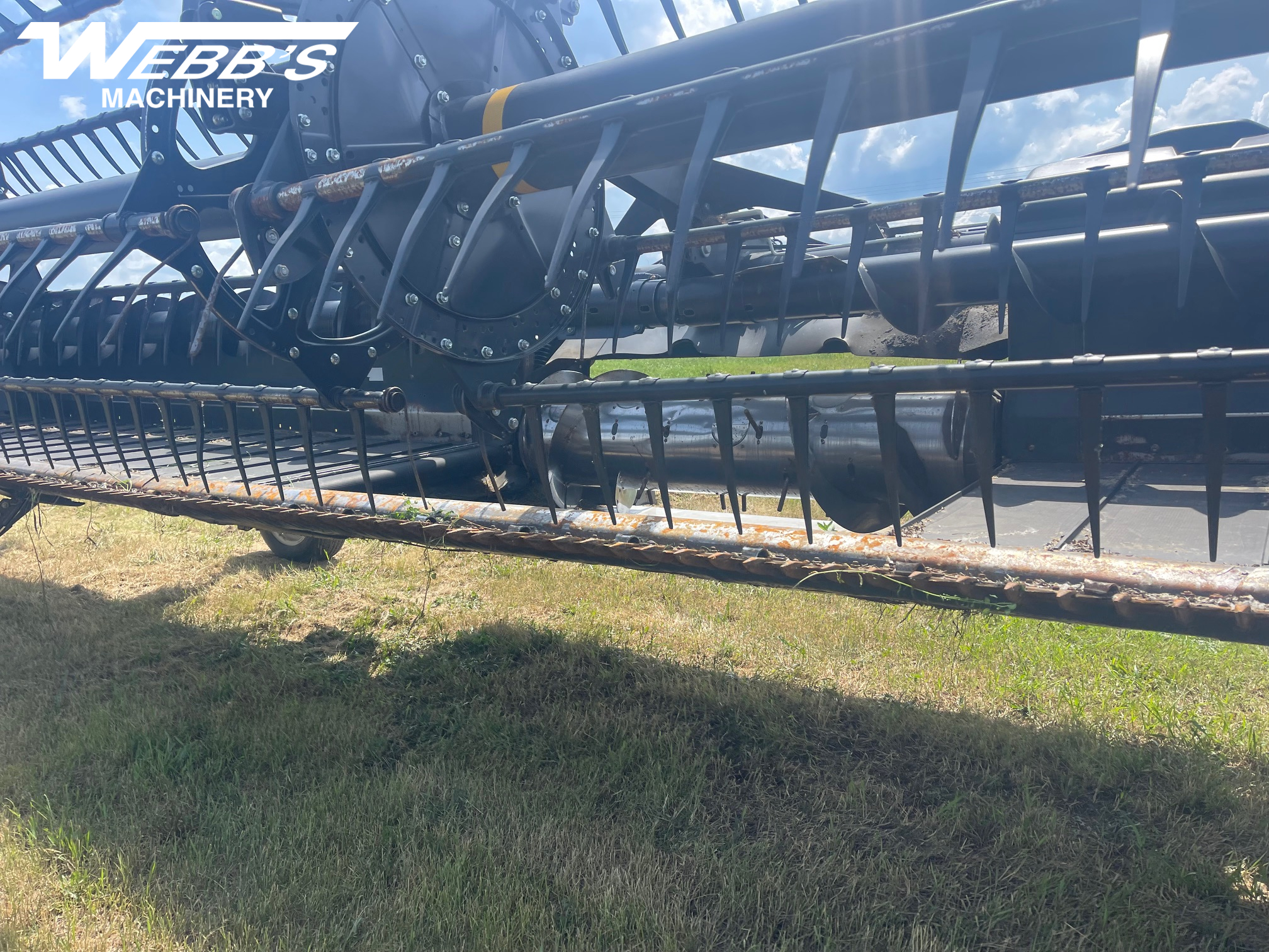 2018 MacDon FD75-35 Header Combine