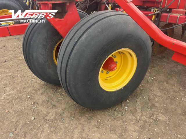 2013 Bourgault 3320-76 QDA / 7950 Air Drill