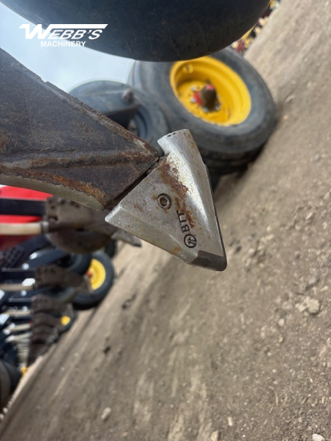 2013 Bourgault 3320-76 QDA / 7950 Air Drill