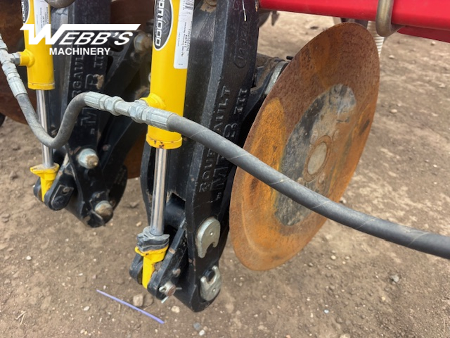 2013 Bourgault 3320-76 QDA / 7950 Air Drill