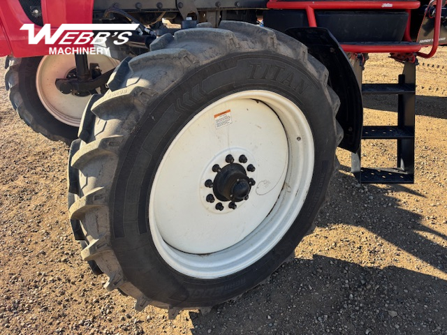 2012 Apache AS1020 Sprayer/High Clearance