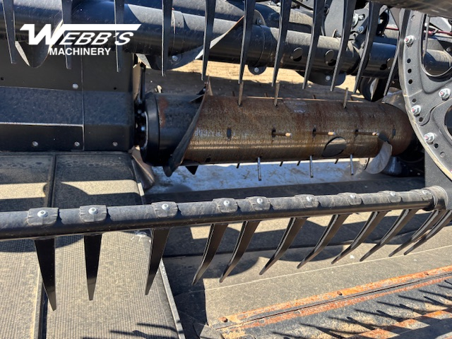 2021 MacDon FD140 Header Combine