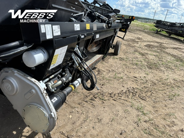 2021 MacDon FD140 Header Combine