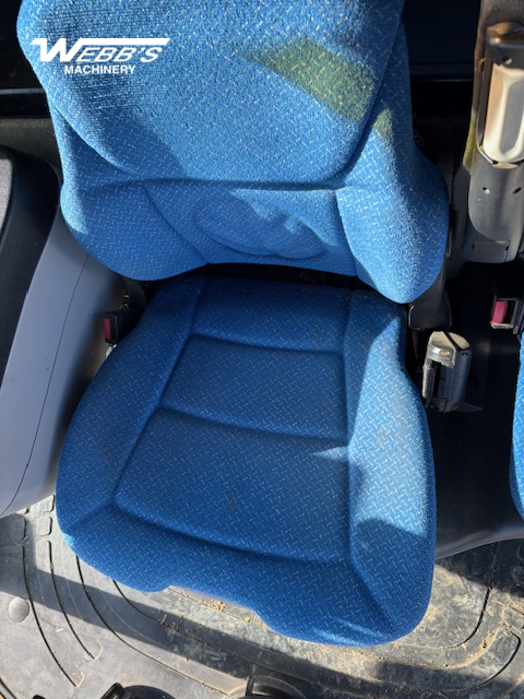 2014 New Holland CX8090 Combine