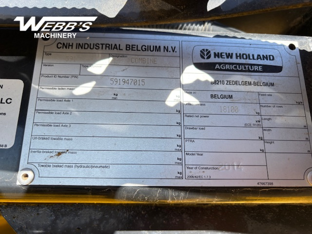 2014 New Holland CX8090 Combine