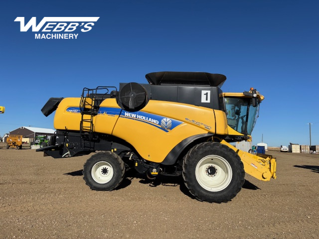 2014 New Holland CX8090 Combine