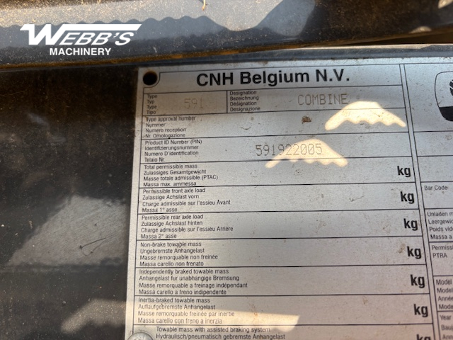 2013 New Holland CX8090 Combine