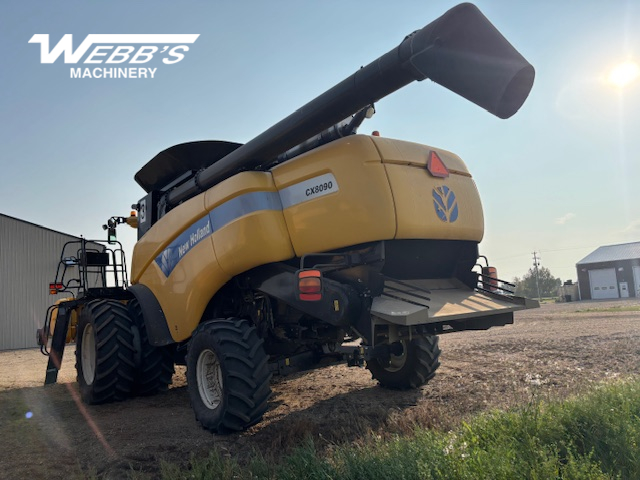 2013 New Holland CX8090 Combine