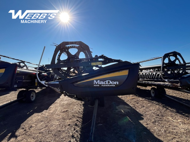 2015 MacDon FD75-40 Header Combine