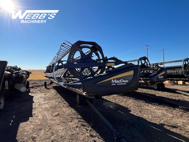 2015 MacDon FD75-40 Header Combine