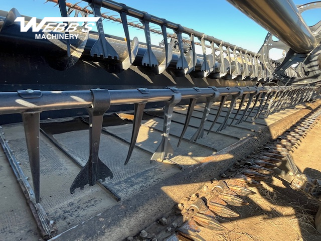 2015 MacDon FD75-40 Header Combine