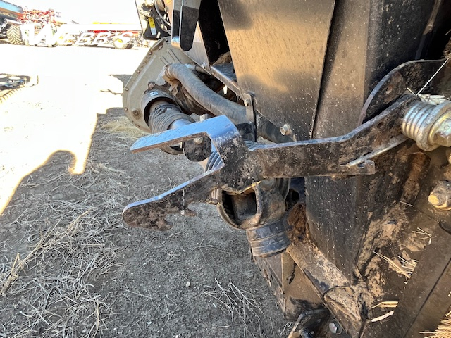 2015 MacDon FD75-40 Header Combine