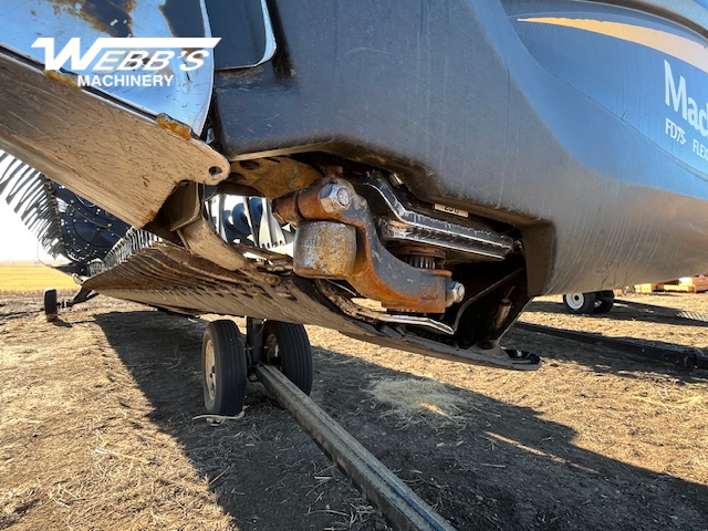 2015 MacDon FD75-40 Header Combine