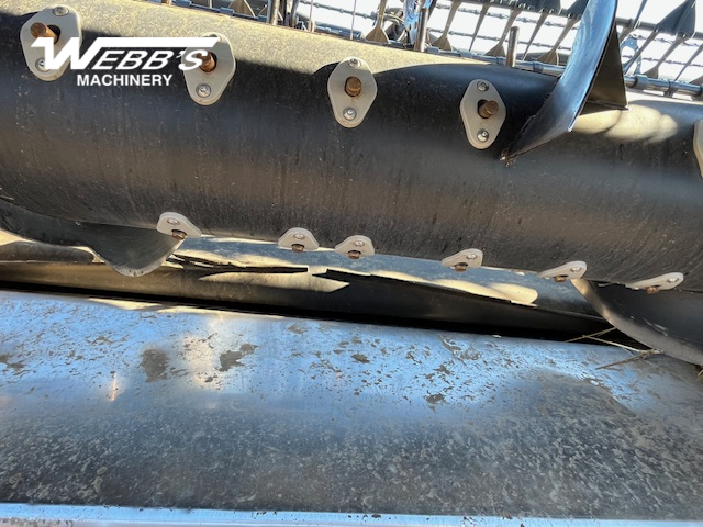 2015 MacDon FD75-40 Header Combine