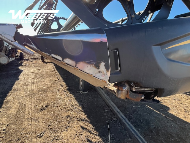 2015 MacDon FD75-40 Header Combine