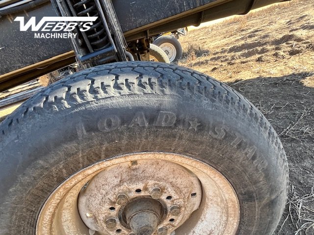 2015 MacDon FD75-40 Header Combine