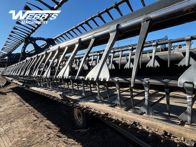 2015 MacDon FD75-40 Header Combine