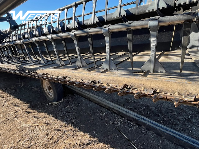 2015 MacDon FD75-40 Header Combine