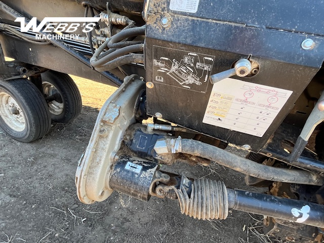 2015 MacDon FD75-40 Header Combine