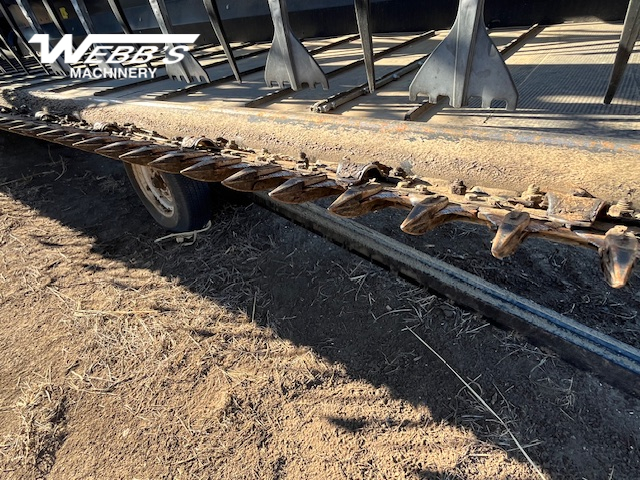 2015 MacDon FD75-40 Header Combine