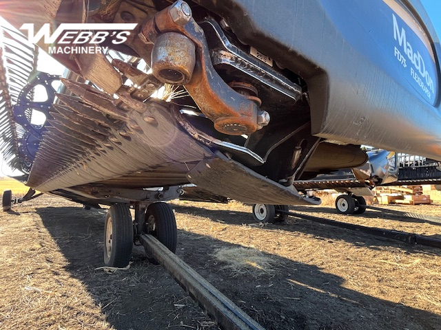 2015 MacDon FD75-40 Header Combine