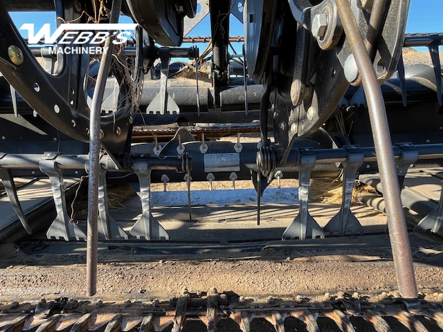 2015 MacDon FD75-40 Header Combine