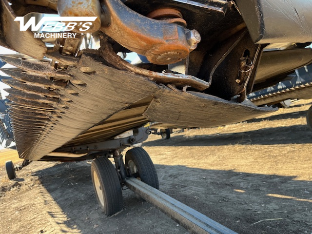 2014 MacDon FD75-40 Header Combine