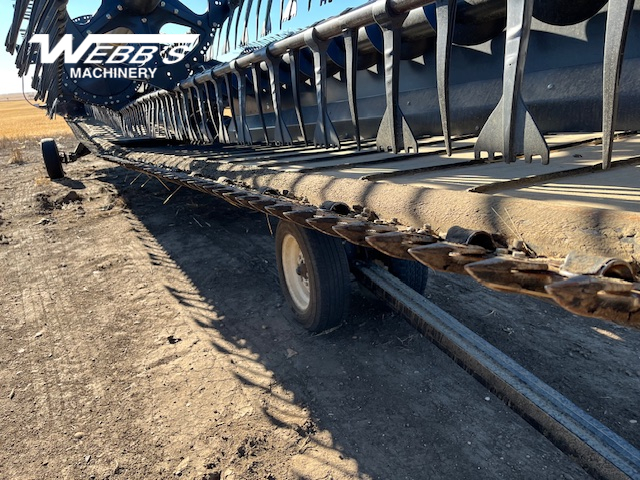 2014 MacDon FD75-40 Header Combine